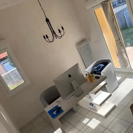 Maison Entiere Avec Terrasse Barbecue Et Jardin Nimes Exterior foto